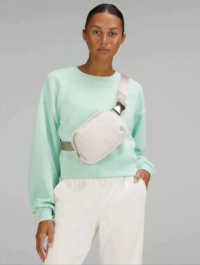 lululemon fleece belt bag